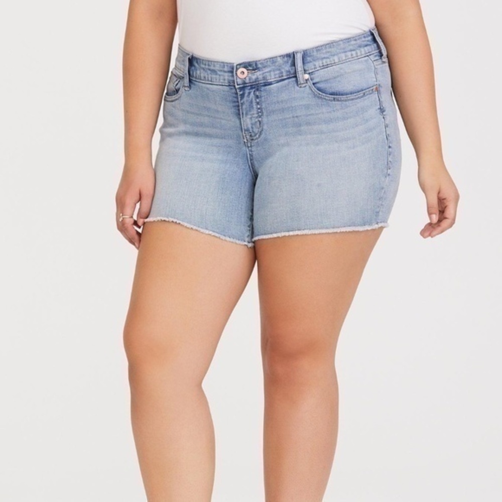 Torrid Classic Skinny Shorts Vintage Stretch Light Wash sz 20
